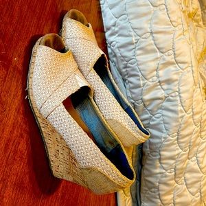 Toms wedges